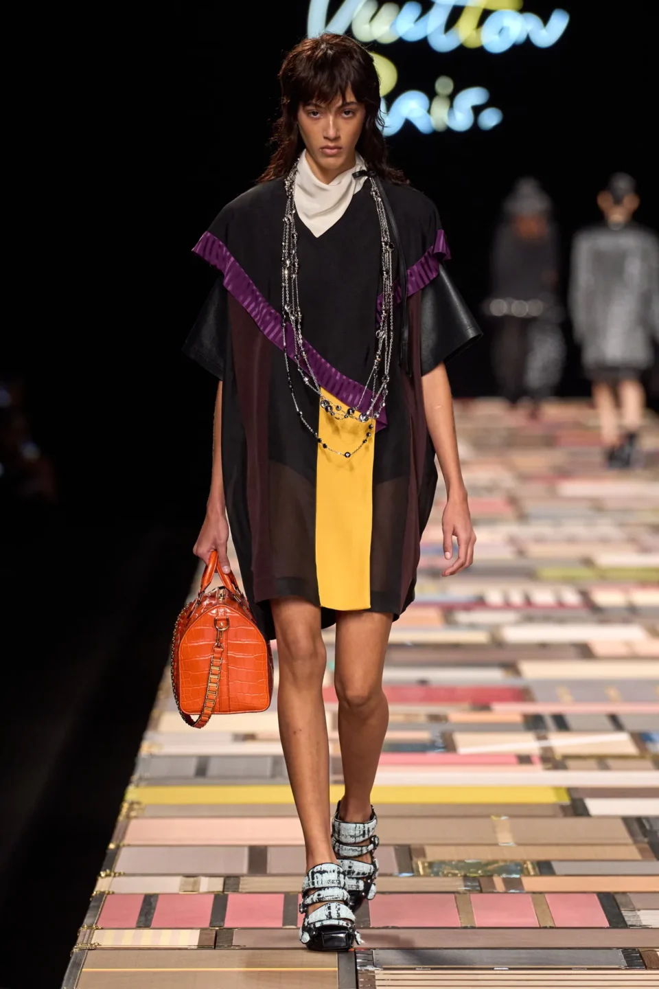 00035-louis-vuitton-spring-2025-ready-to-wear-credit-gorunway