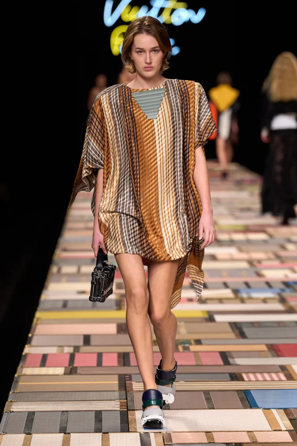 00040-louis-vuitton-spring-2025-ready-to-wear-credit-gorunway