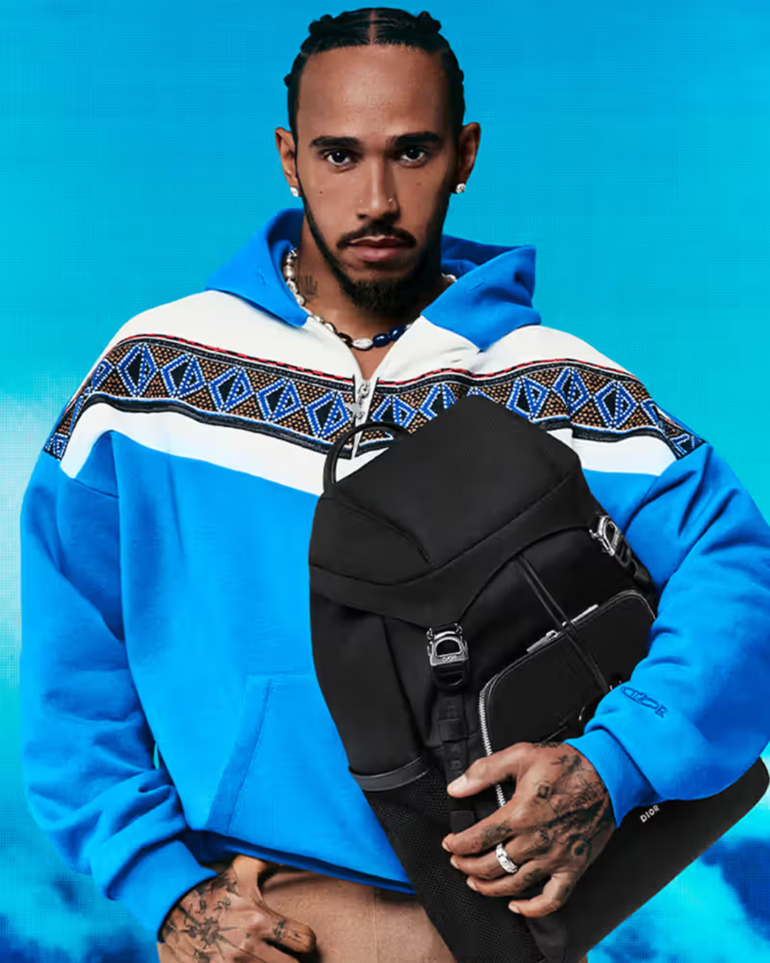 Balenciaga renova contrato com Demna, VEJA e P.Andrade lançam edição exclusiva do tênis Fitz Roy e Lewis Hamilton estrela campanha de sua coleção com a Dior que tem foco nos esportes de inverno