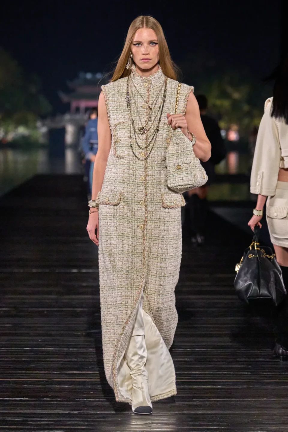 00032-chanel-pre-fall-2025-credit-gorunway
