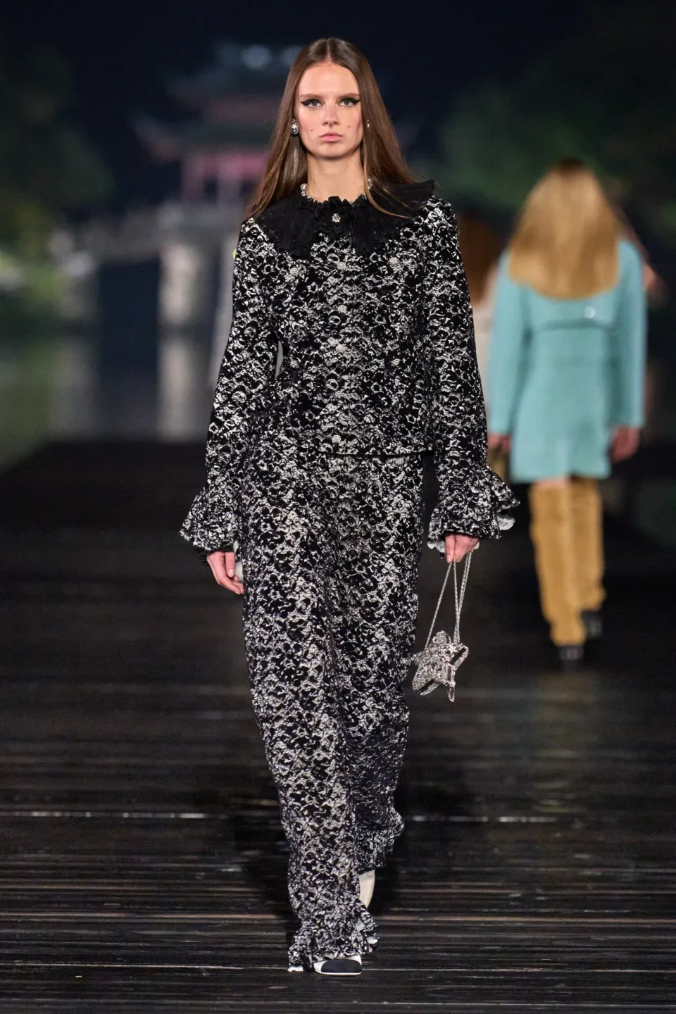 00036-chanel-pre-fall-2025-credit-gorunway