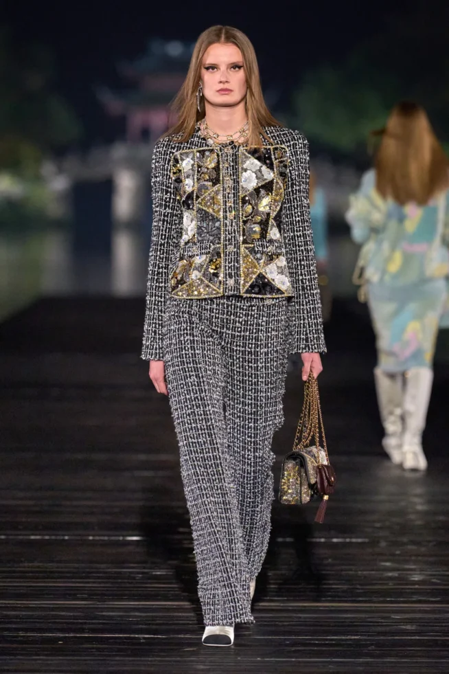 00037-chanel-pre-fall-2025-credit-gorunway