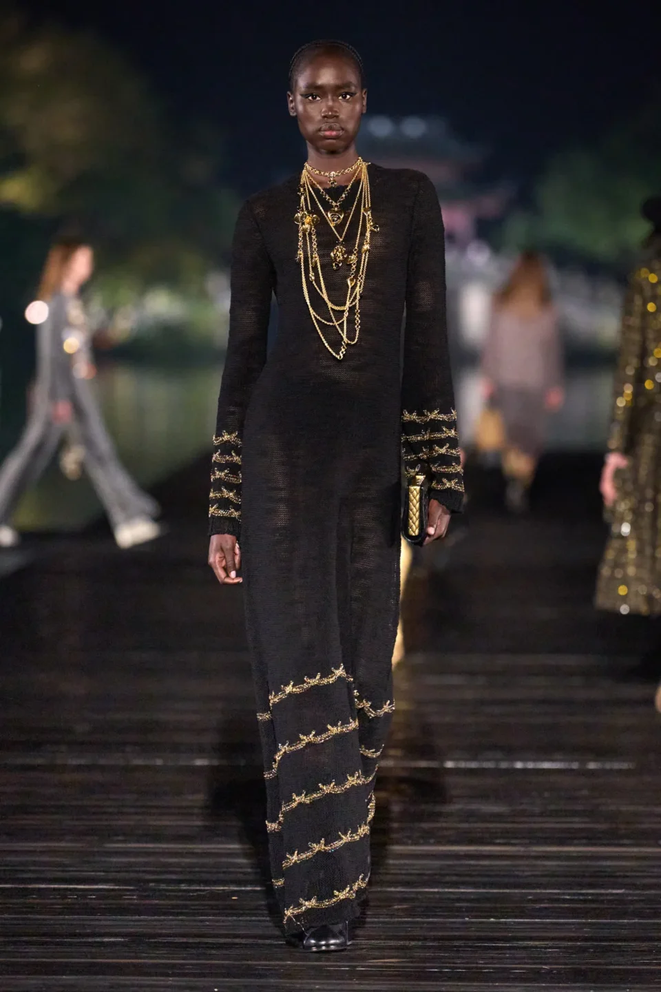 00044-chanel-pre-fall-2025-credit-gorunway