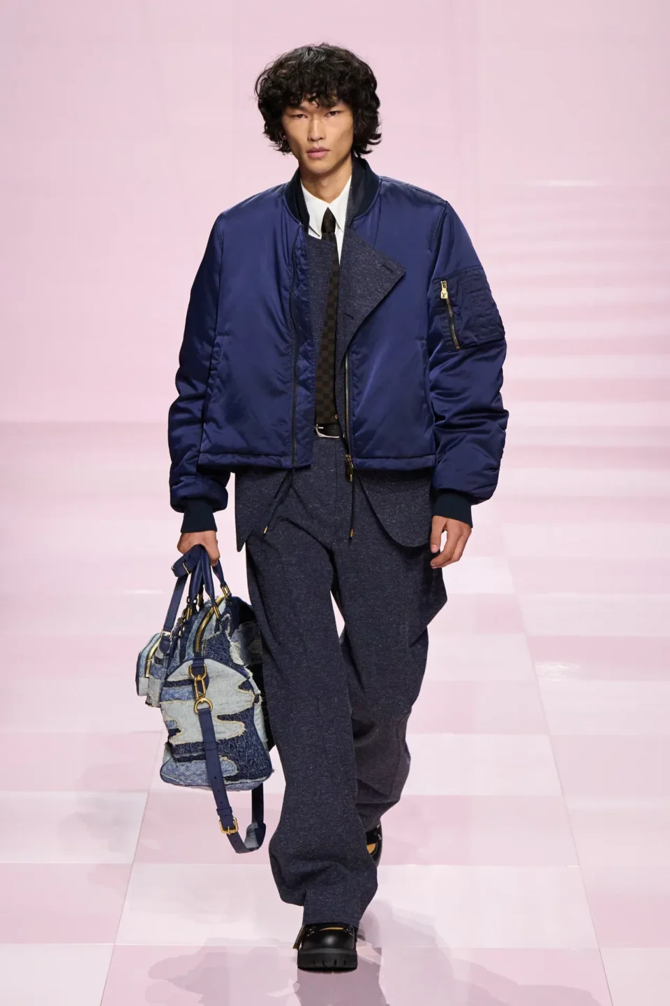 00004-louis-vuitton-fall-2025-menswear-credit-gorunway