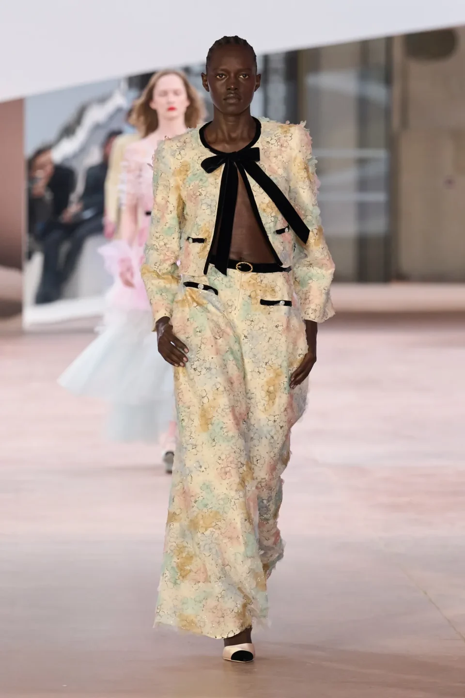 00005-chanel-spring-2025-couture-credit-gorunway