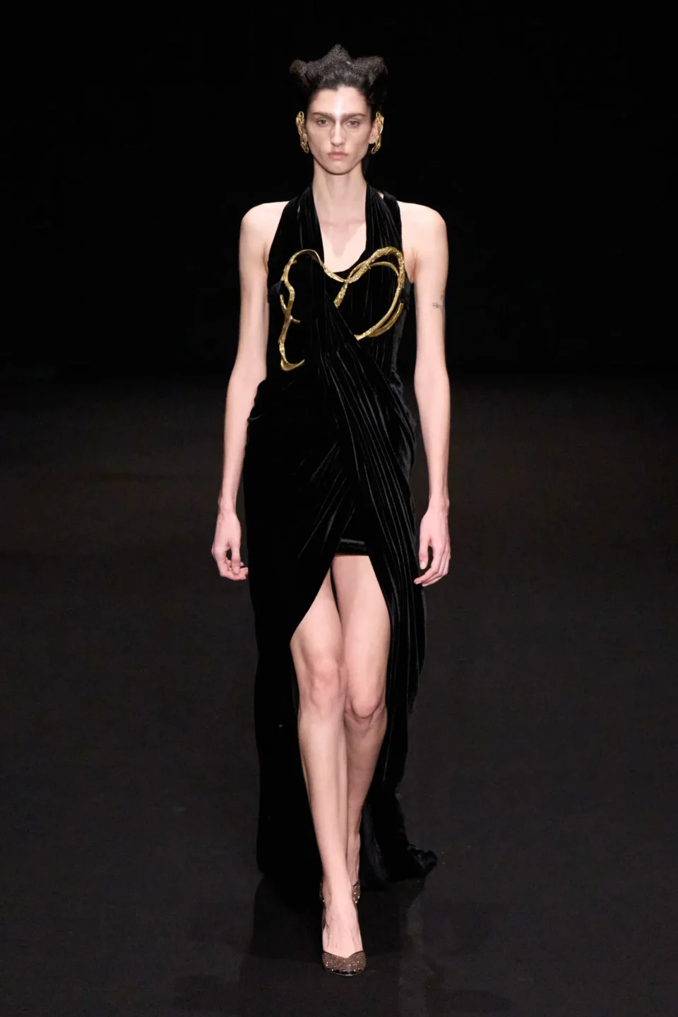 00006-gaurav-gupta-spring-2025-couture-credit-gorunway