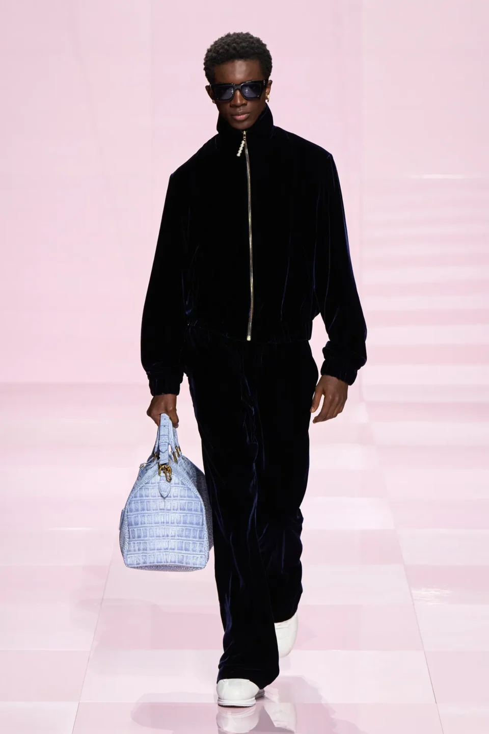 00006-louis-vuitton-fall-2025-menswear-credit-gorunway