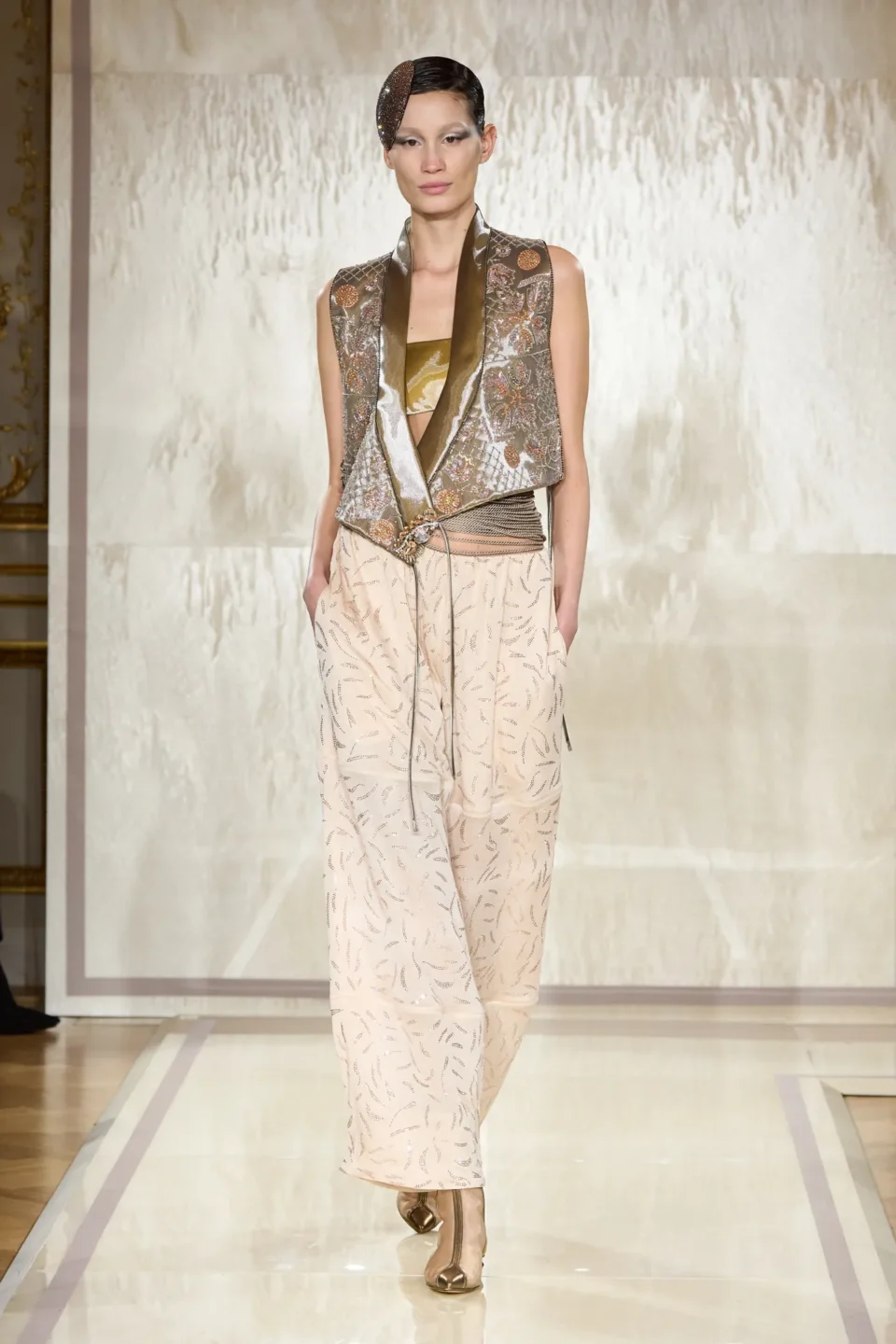 00007-armani-prive-spring-2025-couture-credit-gorunway
