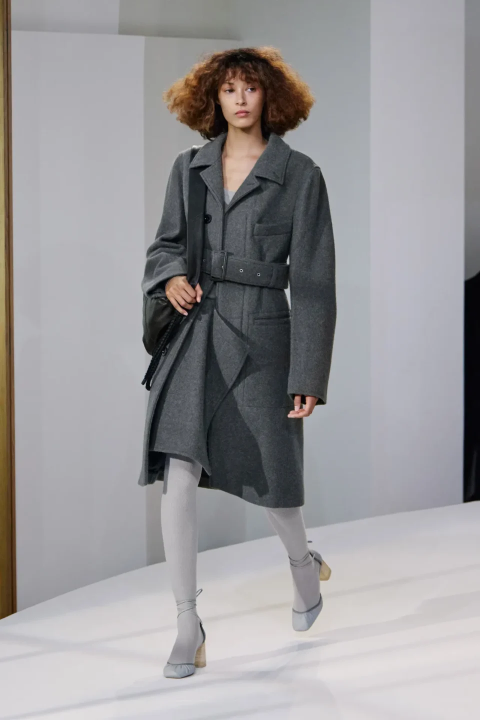 00007-lemaire-fall-2025-menswear-credit-gregoire-avenel-brand
