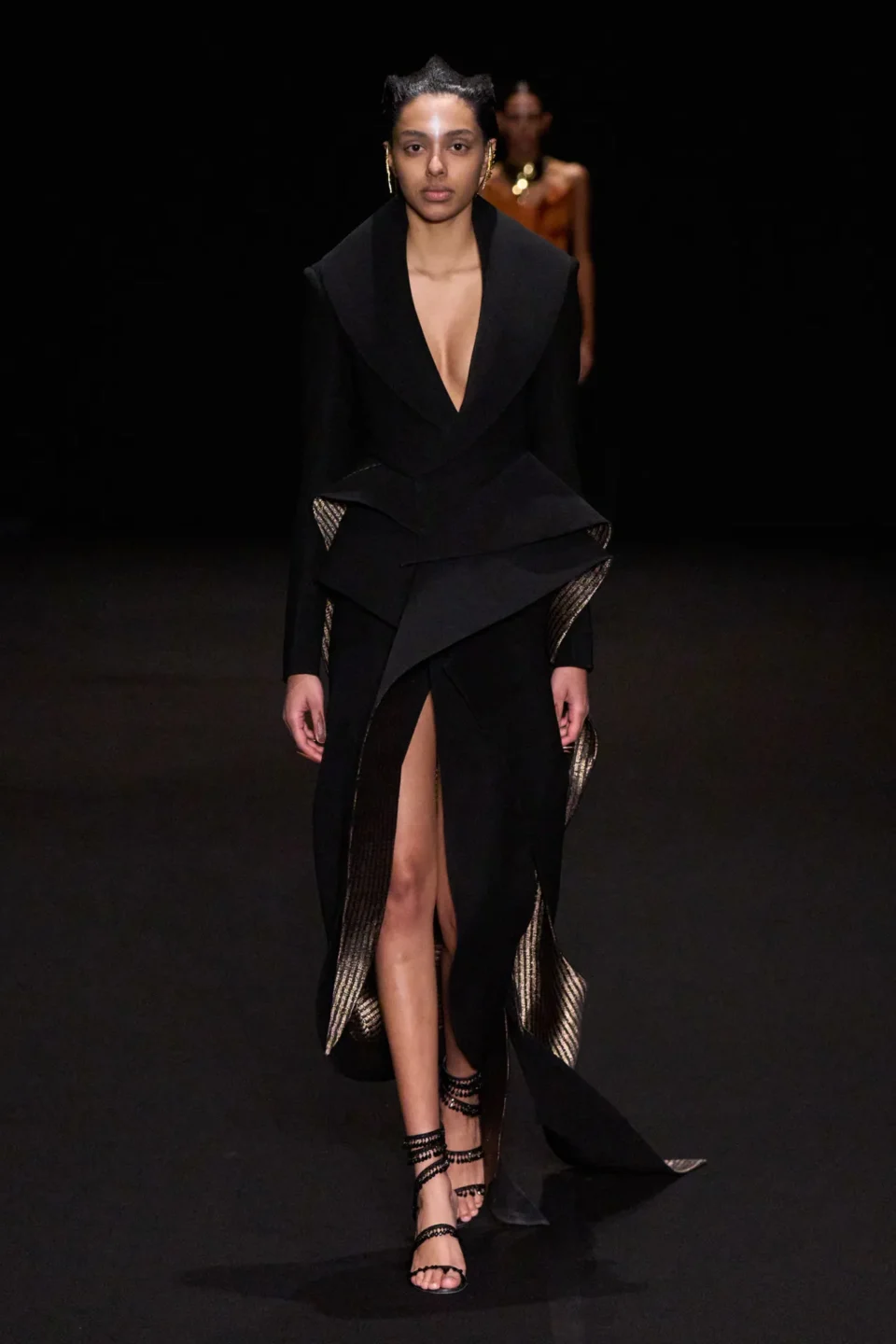 00008-gaurav-gupta-spring-2025-couture-credit-gorunway