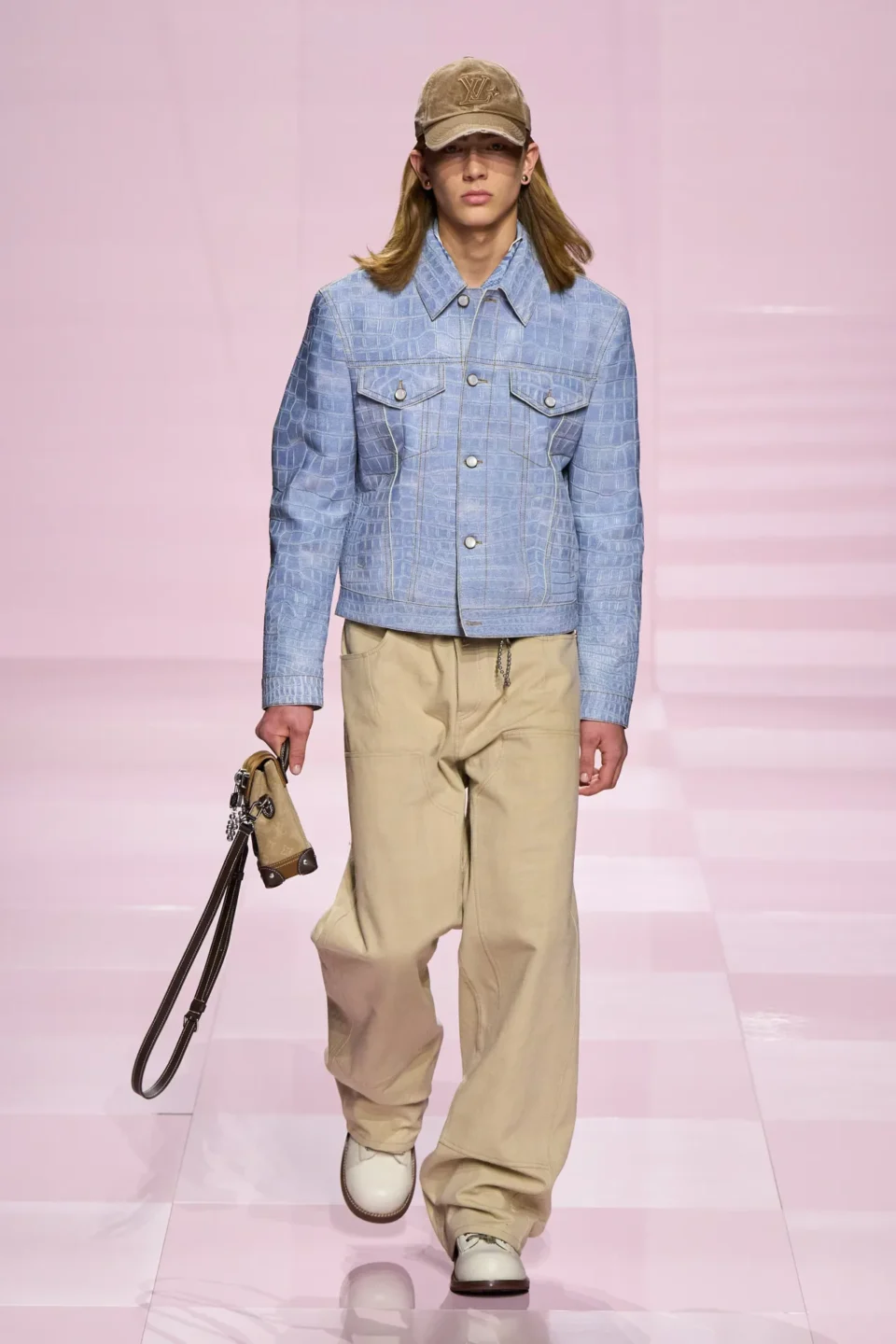 00008-louis-vuitton-fall-2025-menswear-credit-gorunway