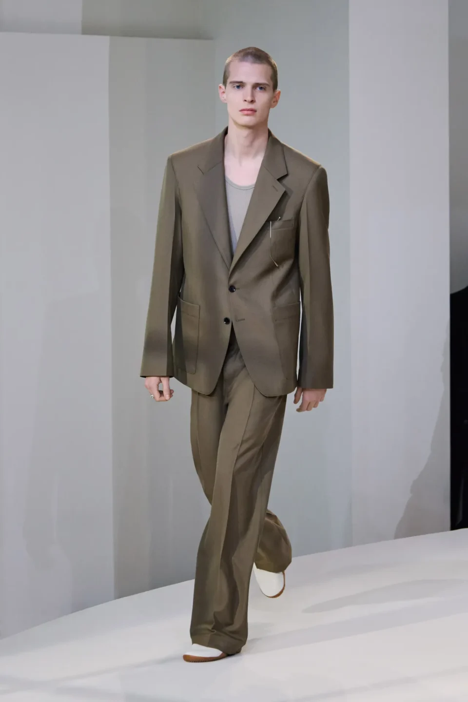 00009-lemaire-fall-2025-menswear-credit-gregoire-avenel-brand