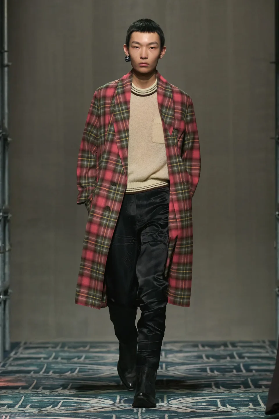 00009-prada-fall-2025-menswear-credit-gorunway