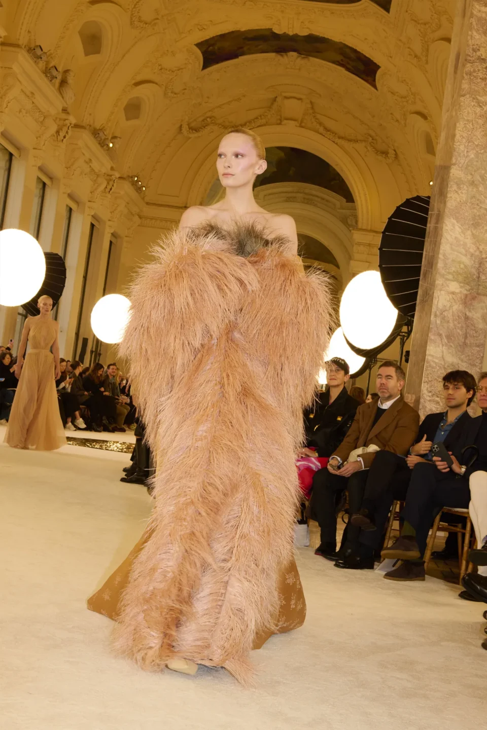 00009-schiaparelli-spring-2025-couture-credit-brand