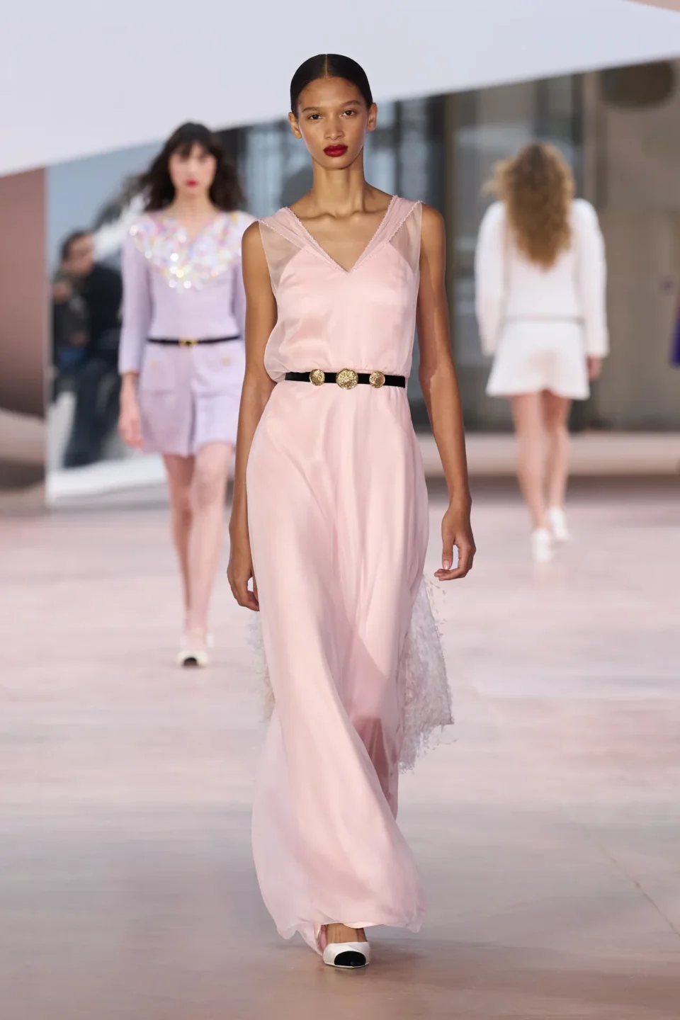 00010-chanel-spring-2025-couture-credit-gorunway