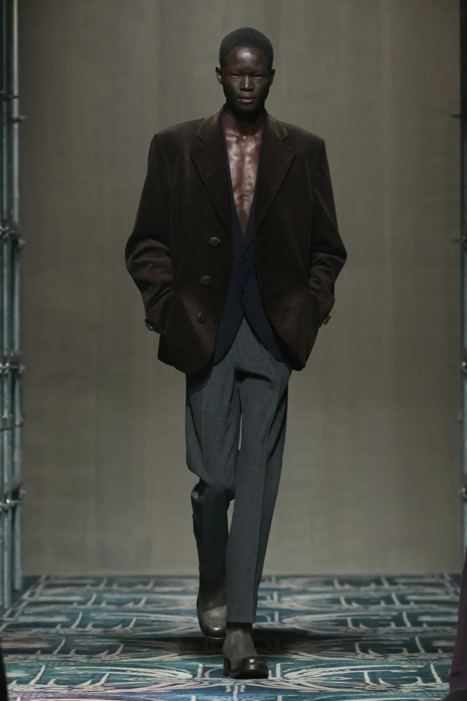 00013-prada-fall-2025-menswear-credit-gorunway