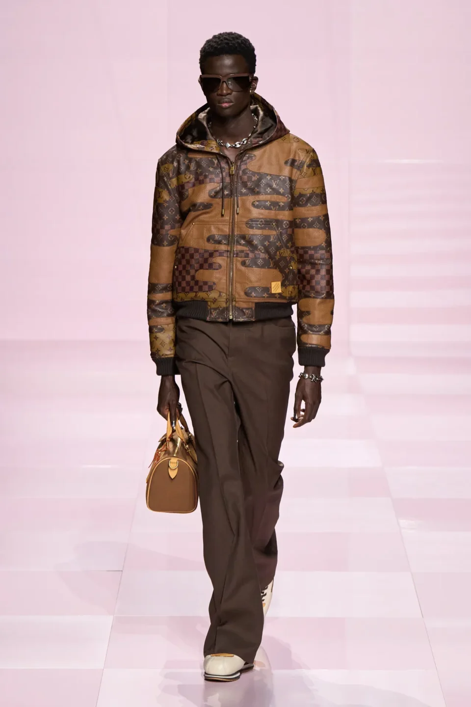 00014-louis-vuitton-fall-2025-menswear-credit-gorunway