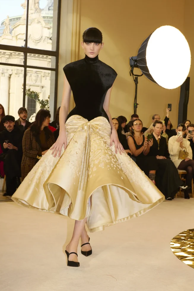 00014-schiaparelli-spring-2025-couture-credit-brand