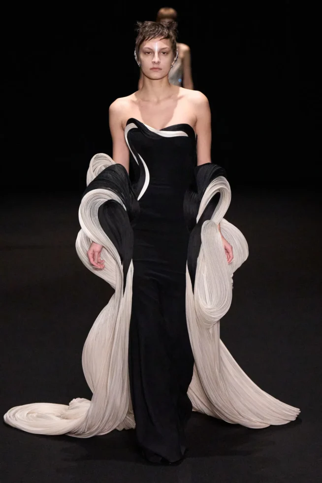 00015-gaurav-gupta-spring-2025-couture-credit-gorunway
