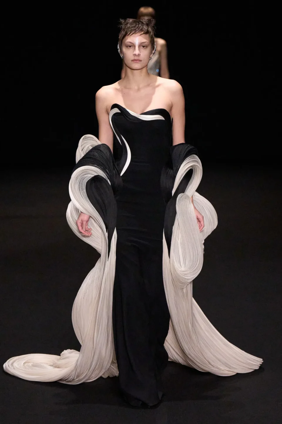 00015-gaurav-gupta-spring-2025-couture-credit-gorunway