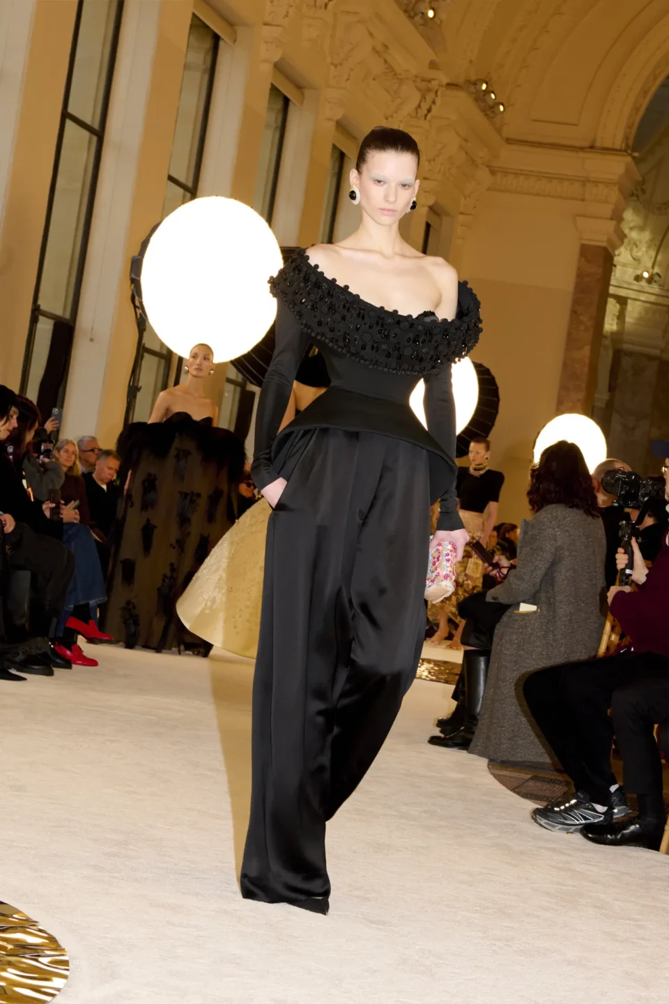 00015-schiaparelli-spring-2025-couture-credit-brand
