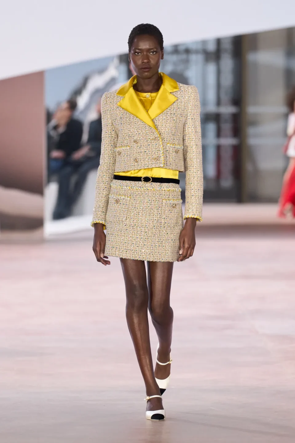 00016-chanel-spring-2025-couture-credit-gorunway