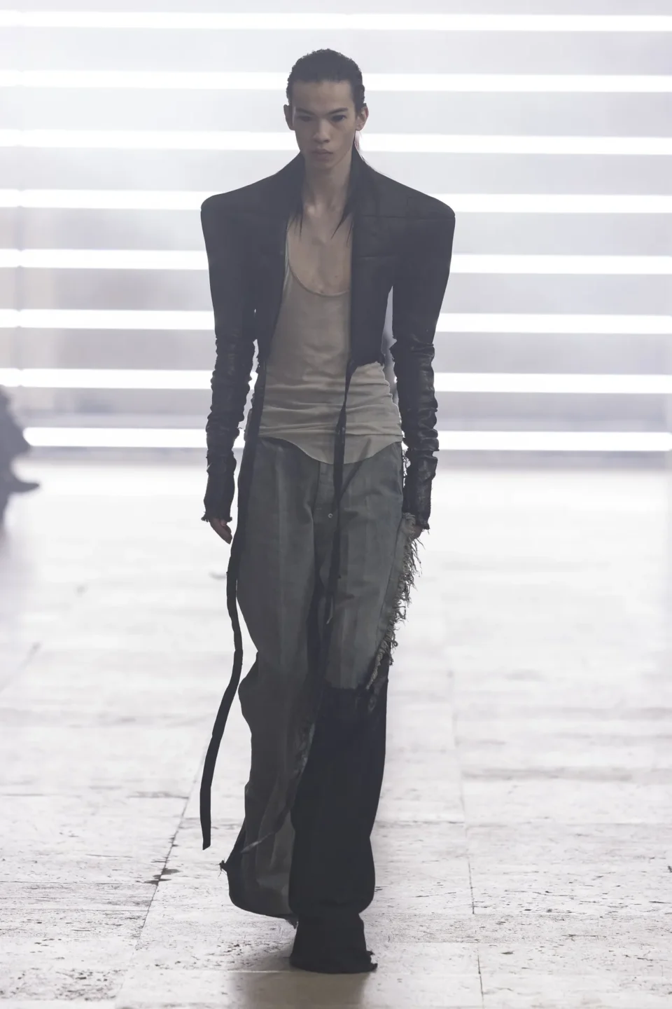 00016-rick-owens-fall-2025-menswear-credit-brand