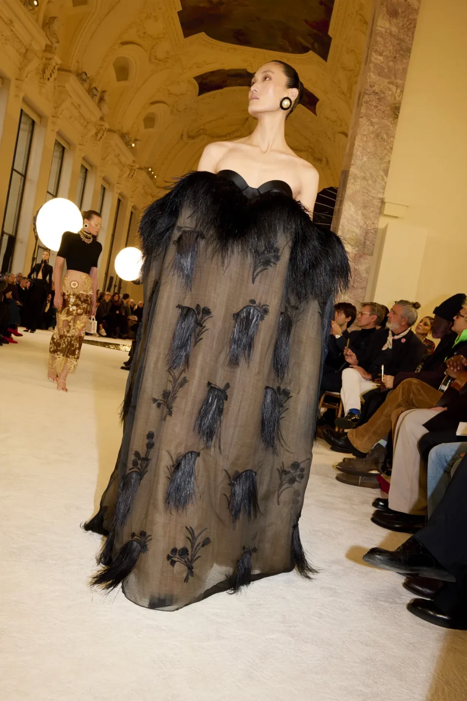 00016-schiaparelli-spring-2025-couture-credit-brand