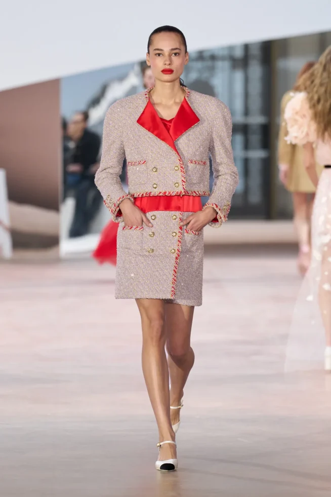 00017-chanel-spring-2025-couture-credit-gorunway