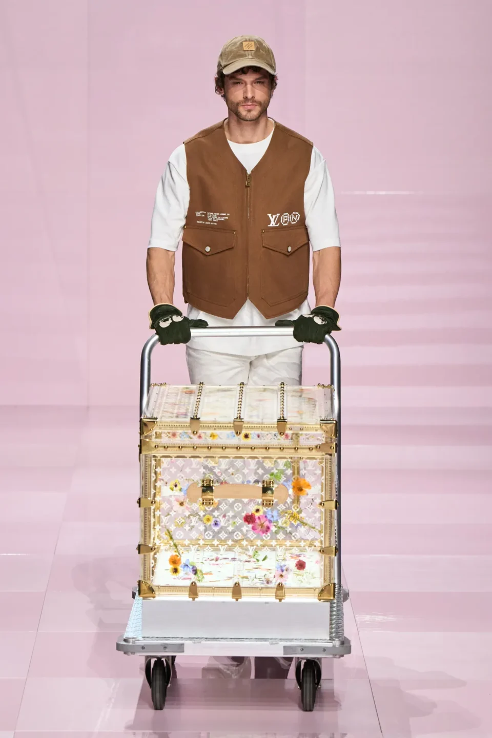 00017-louis-vuitton-fall-2025-menswear-credit-gorunway