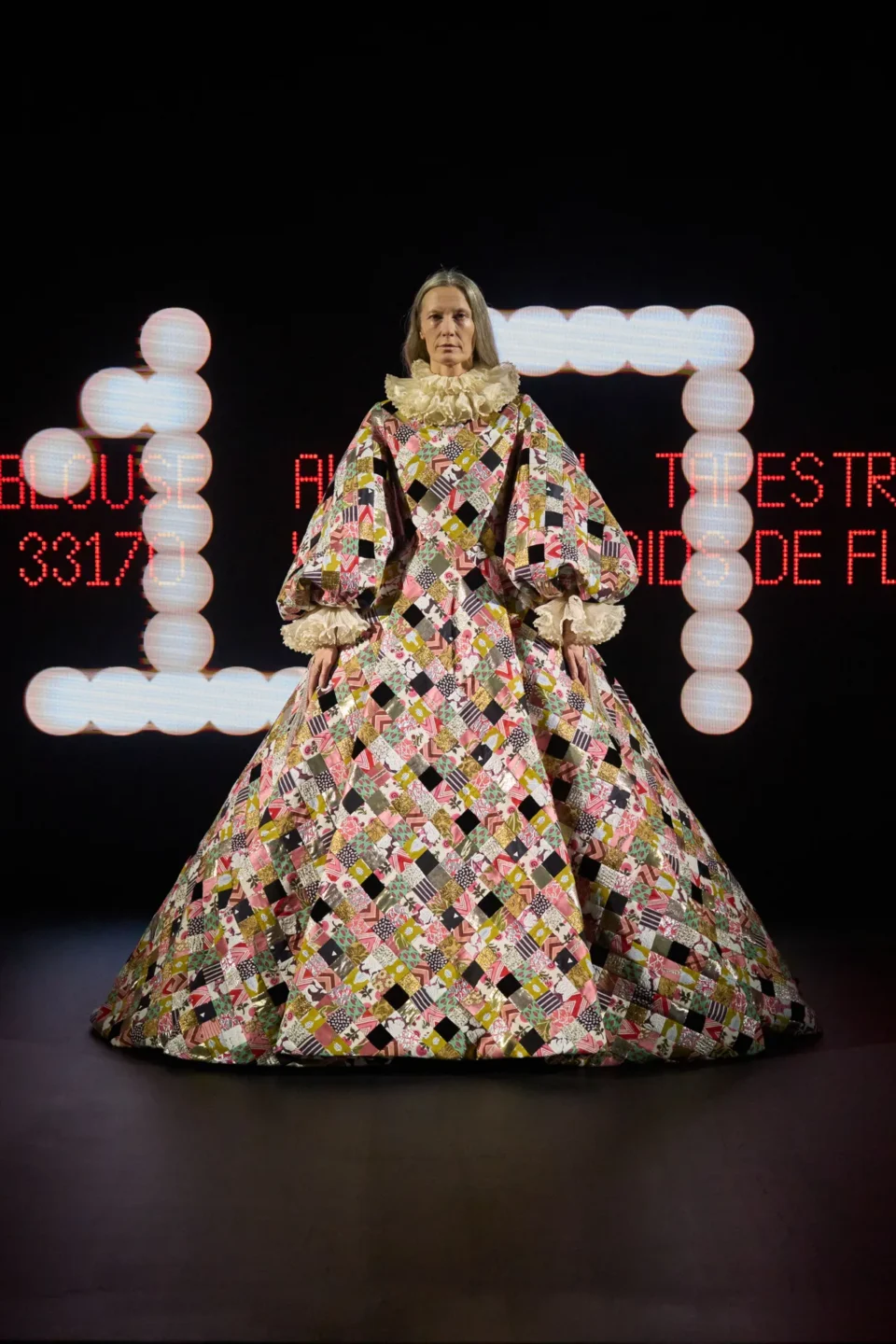 00017-valentino-spring-2025-couture-credit-gorunway