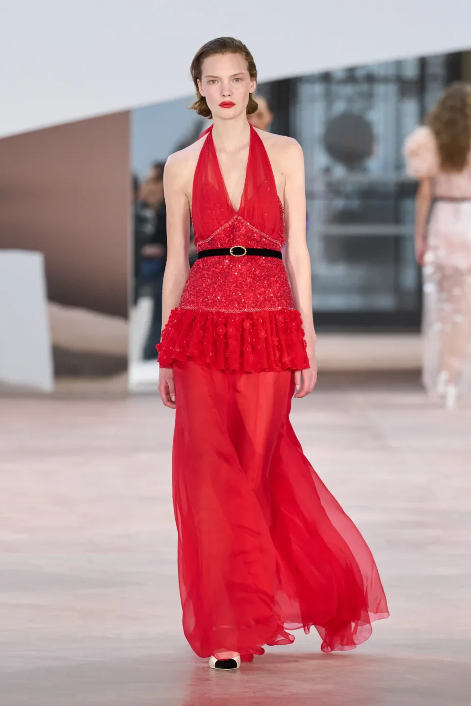 00018-chanel-spring-2025-couture-credit-gorunway