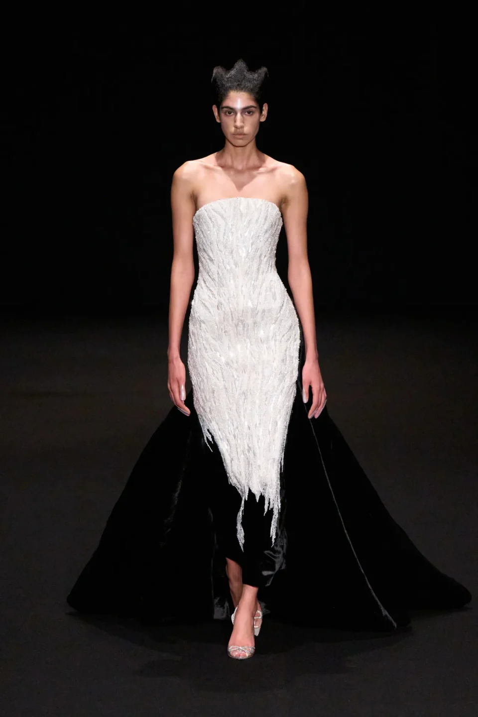 00018-gaurav-gupta-spring-2025-couture-credit-gorunway
