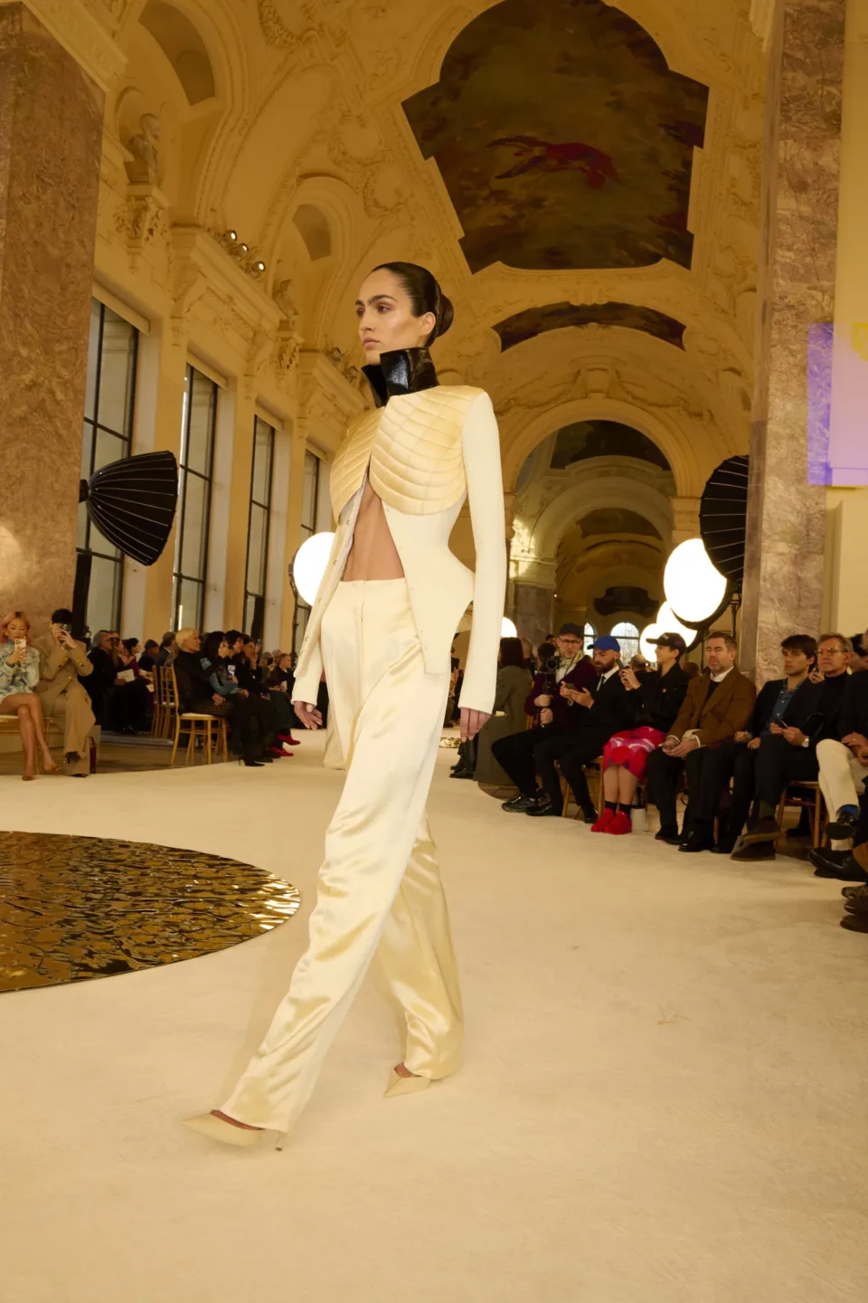 00019-schiaparelli-spring-2025-couture-credit-brand