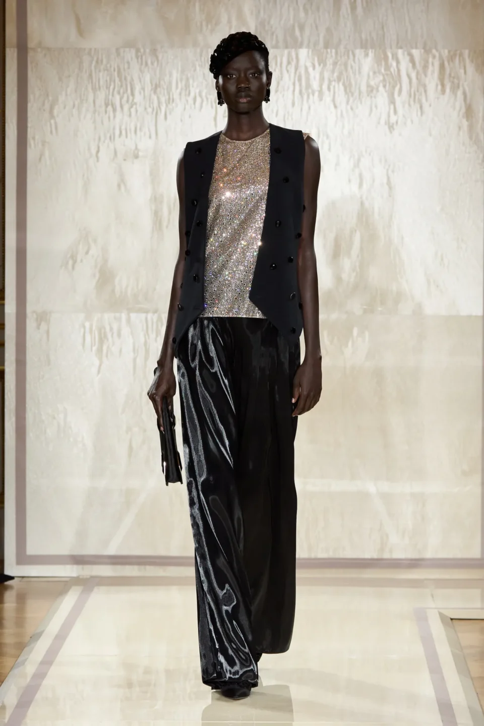 00020-armani-prive-spring-2025-couture-credit-gorunway