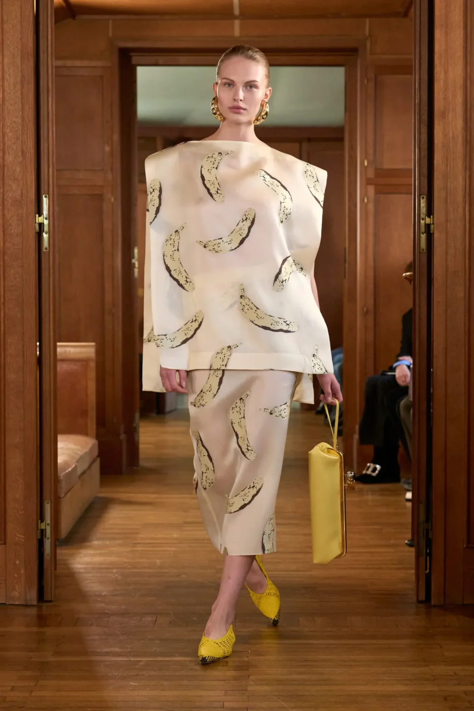 00020-jacquemus-spring-2025-ready-to-wear-credit-gorunway