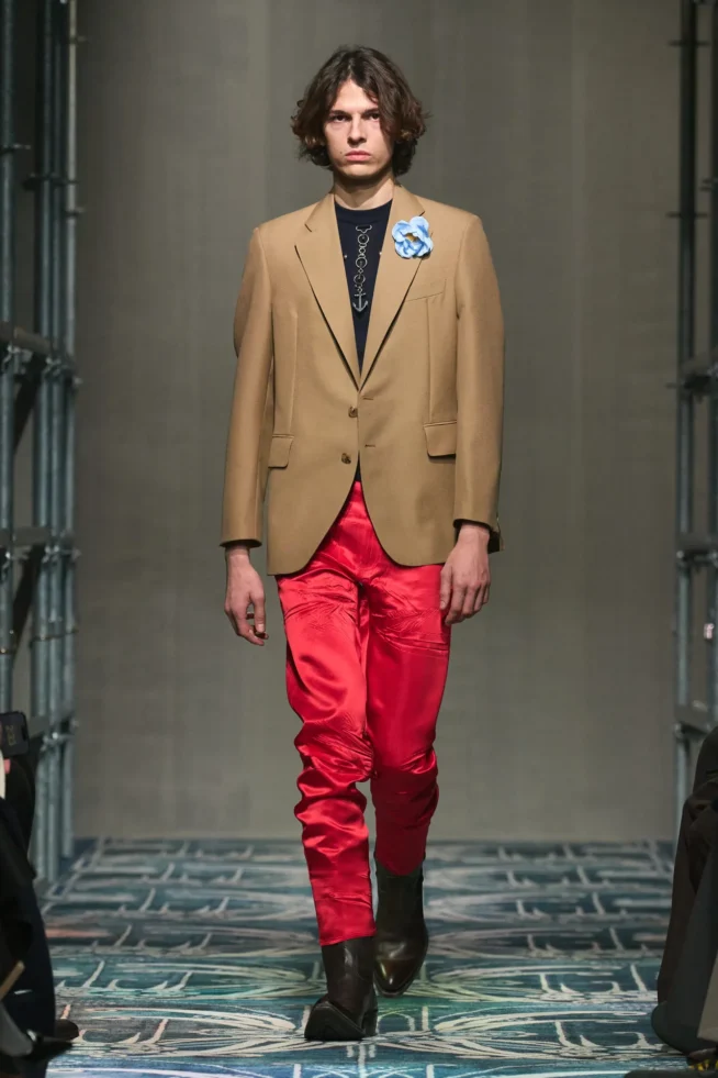 00020-prada-fall-2025-menswear-credit-gorunway