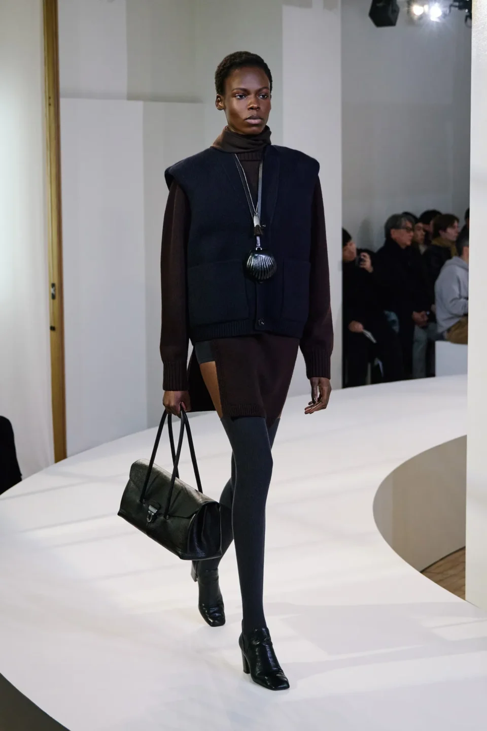 00021-lemaire-fall-2025-menswear-credit-gregoire-avenel-brand