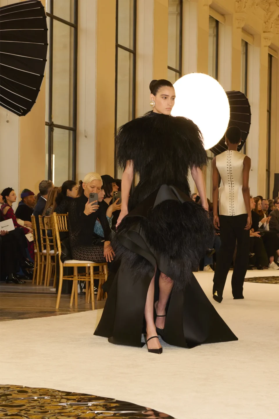 00022-schiaparelli-spring-2025-couture-credit-brand