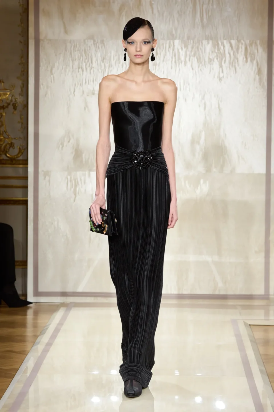 00024-armani-prive-spring-2025-couture-credit-gorunway