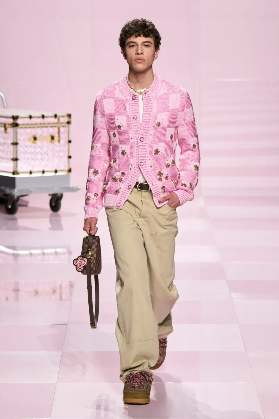 00024-louis-vuitton-fall-2025-menswear-credit-gorunway
