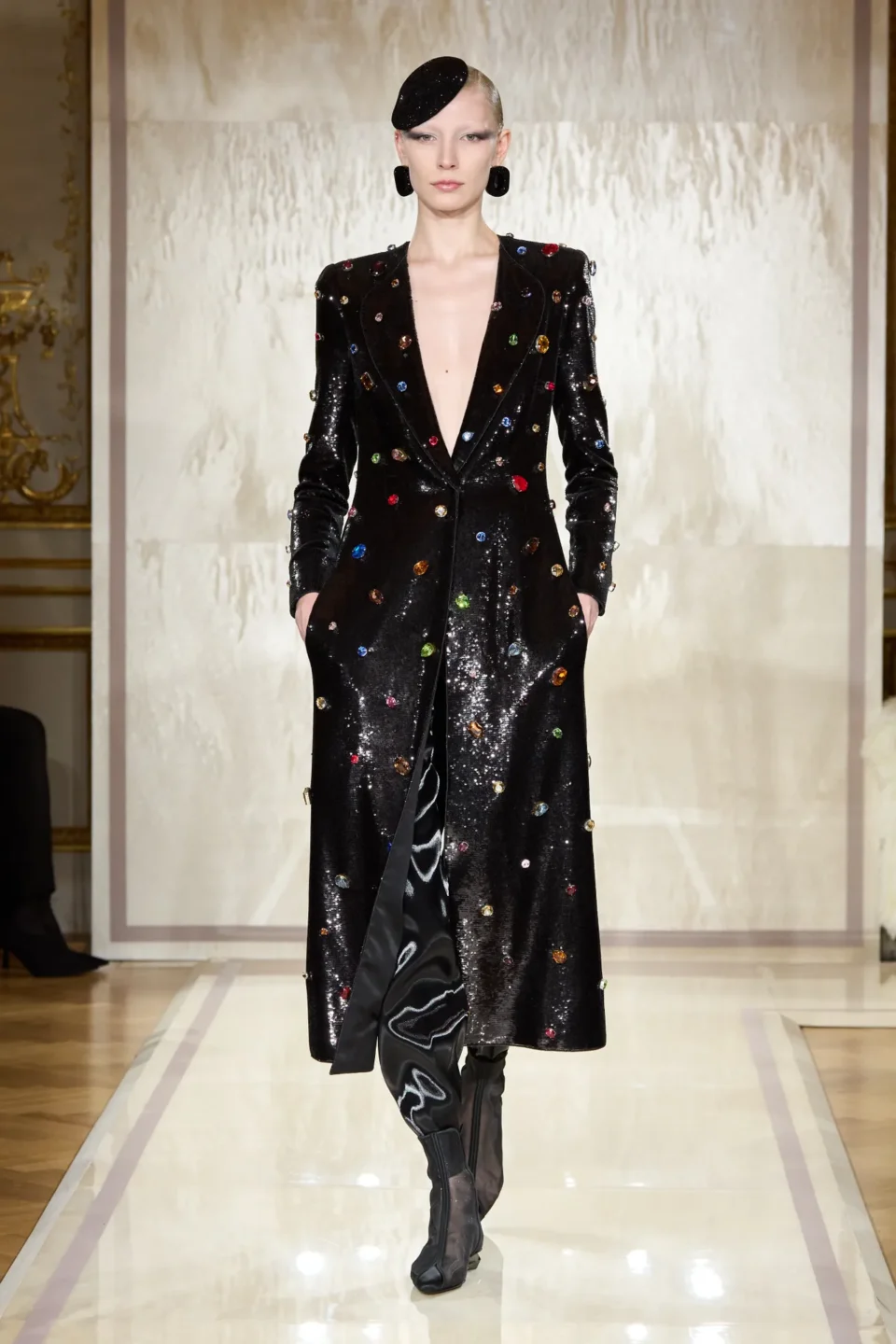 00025-armani-prive-spring-2025-couture-credit-gorunway
