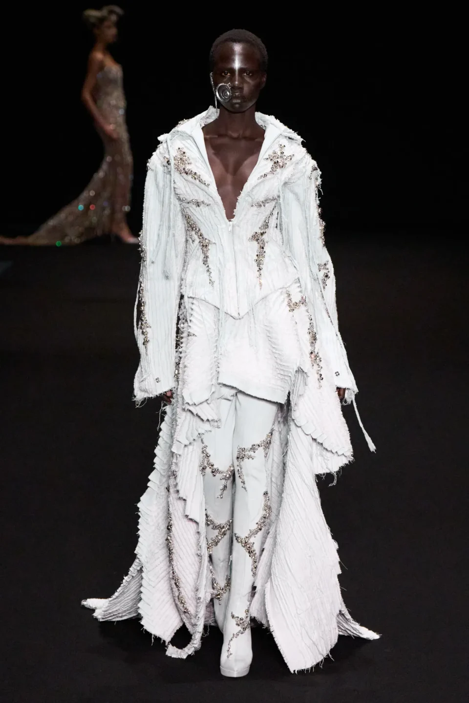 00026-gaurav-gupta-spring-2025-couture-credit-gorunway