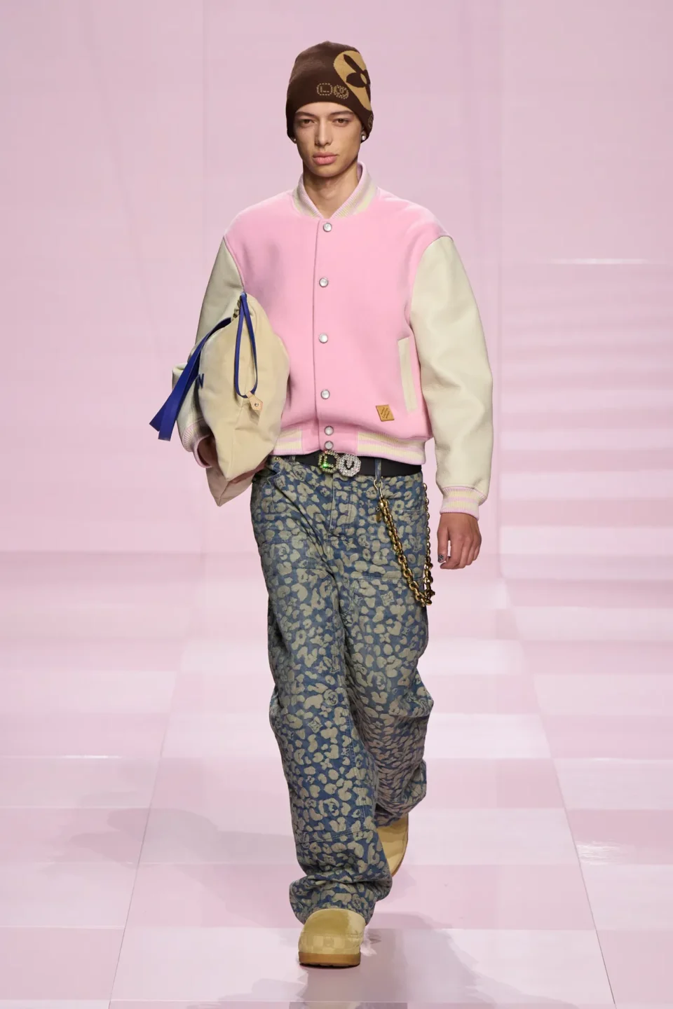 00026-louis-vuitton-fall-2025-menswear-credit-gorunway