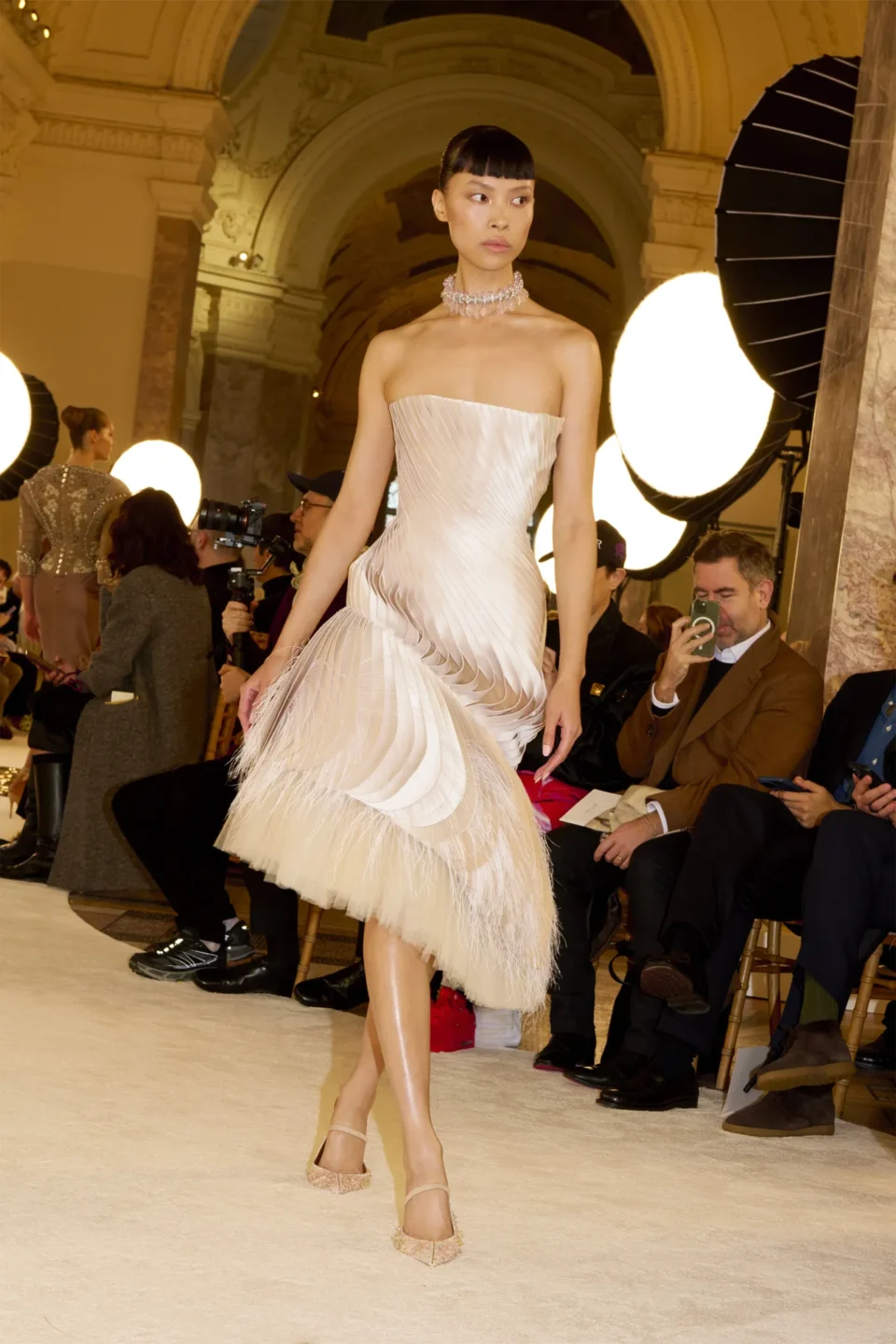 00027-schiaparelli-spring-2025-couture-credit-brand