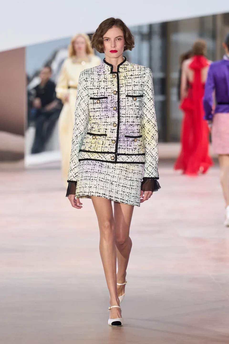 00028-chanel-spring-2025-couture-credit-gorunway