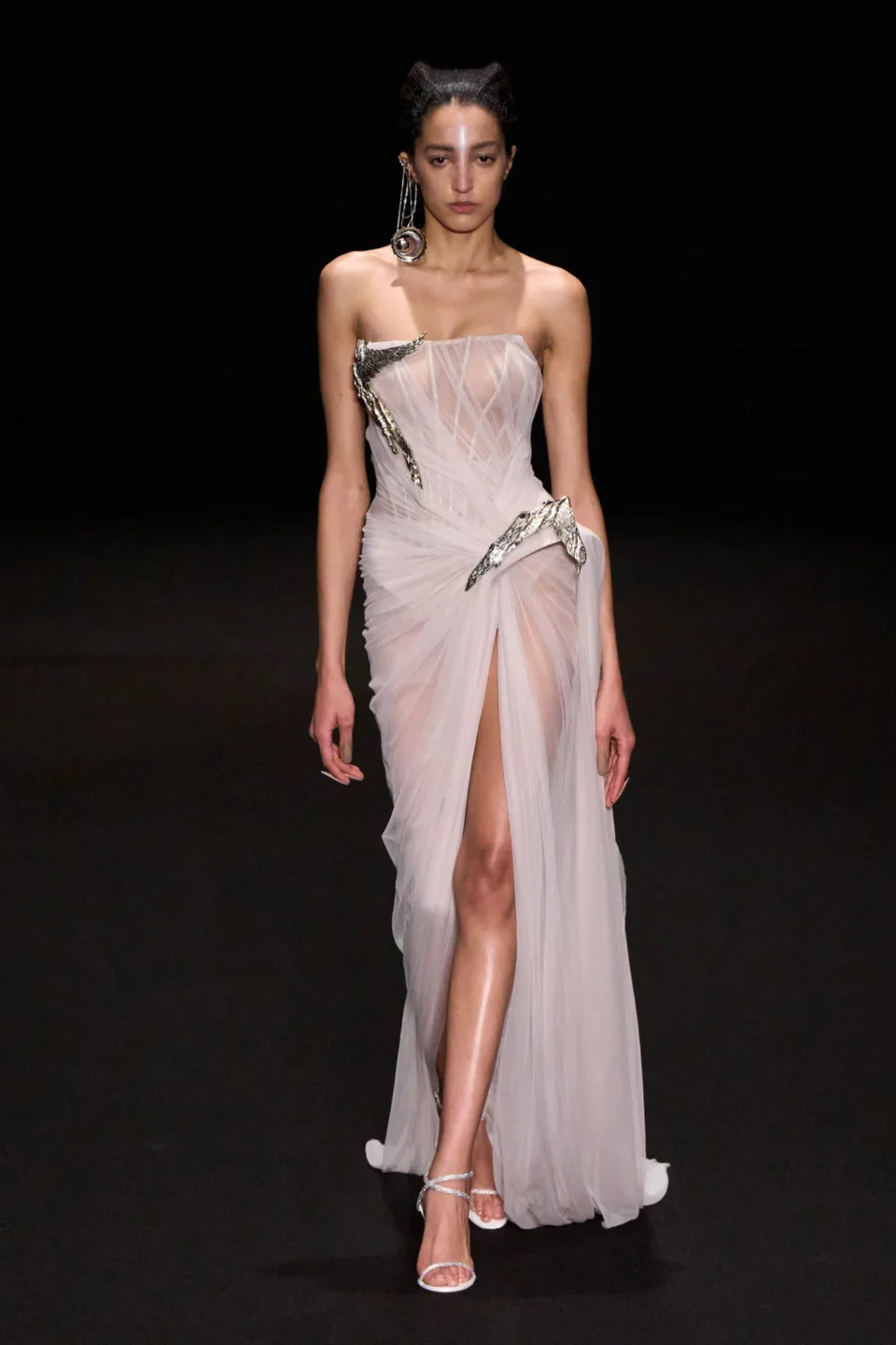 00030-gaurav-gupta-spring-2025-couture-credit-gorunway