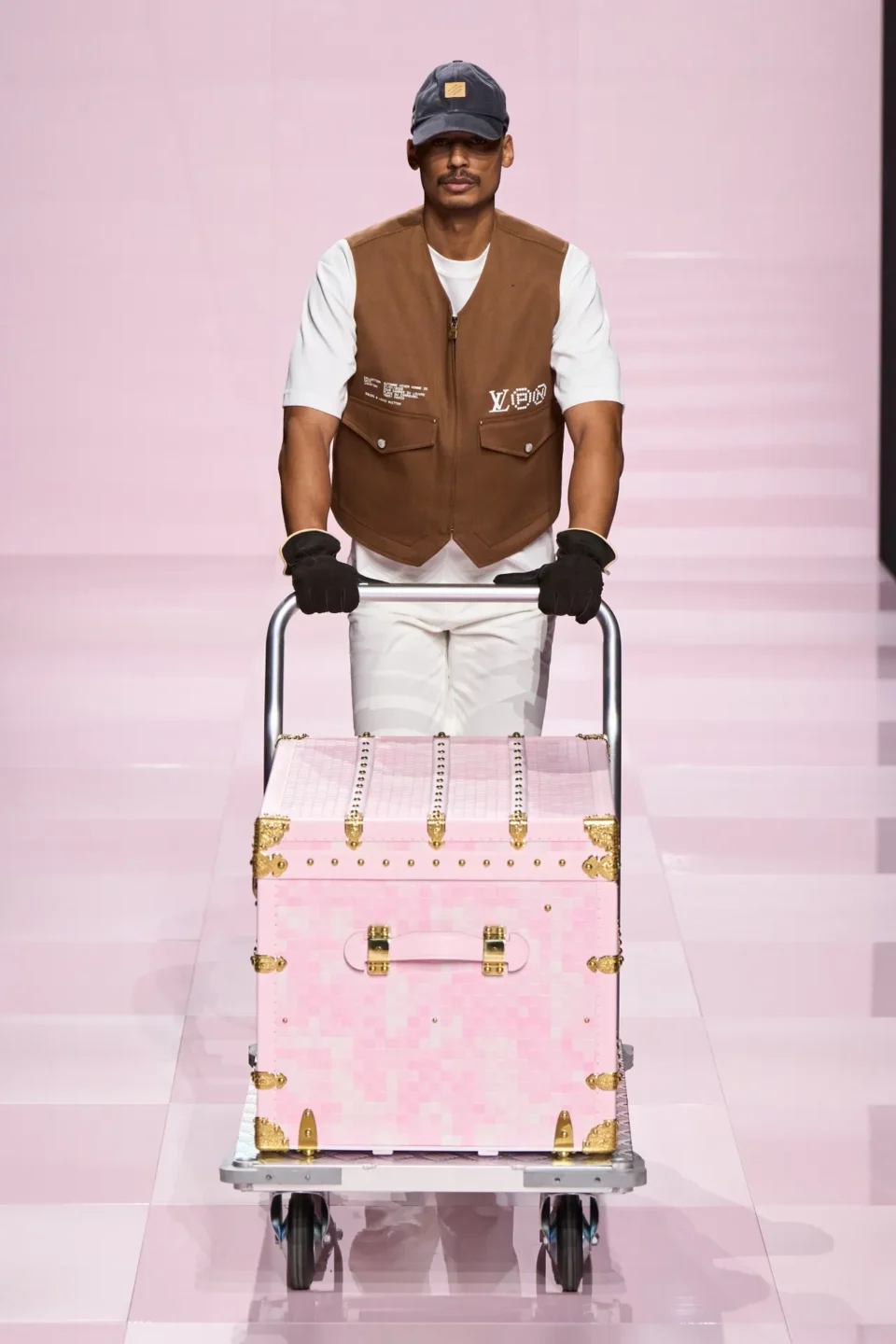 00035-louis-vuitton-fall-2025-menswear-credit-gorunway
