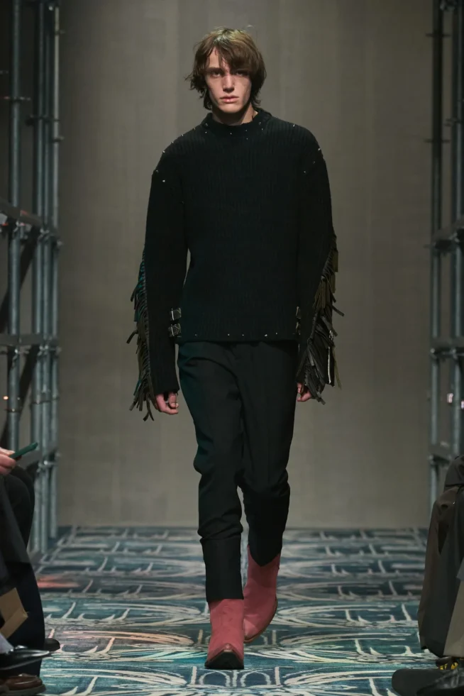 00035-prada-fall-2025-menswear-credit-gorunway