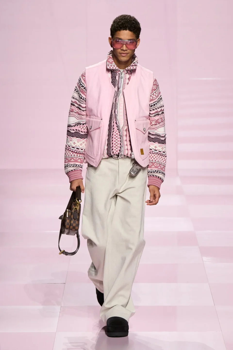 00037-louis-vuitton-fall-2025-menswear-credit-gorunway
